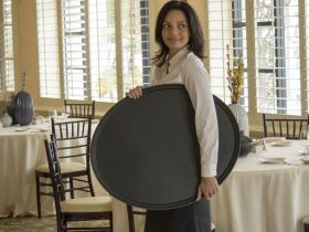 Bandeja Camarero Oval 56x68cm Antideslizante