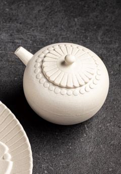 Salsera Flor Tierra Arena 150ml (Caja 8 unidades)