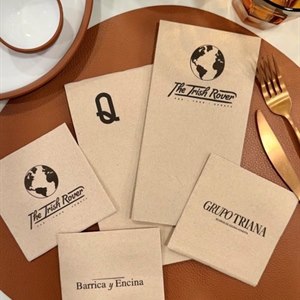 Servilletas personalizadas con logo - trabajo realizado por Glass&Service